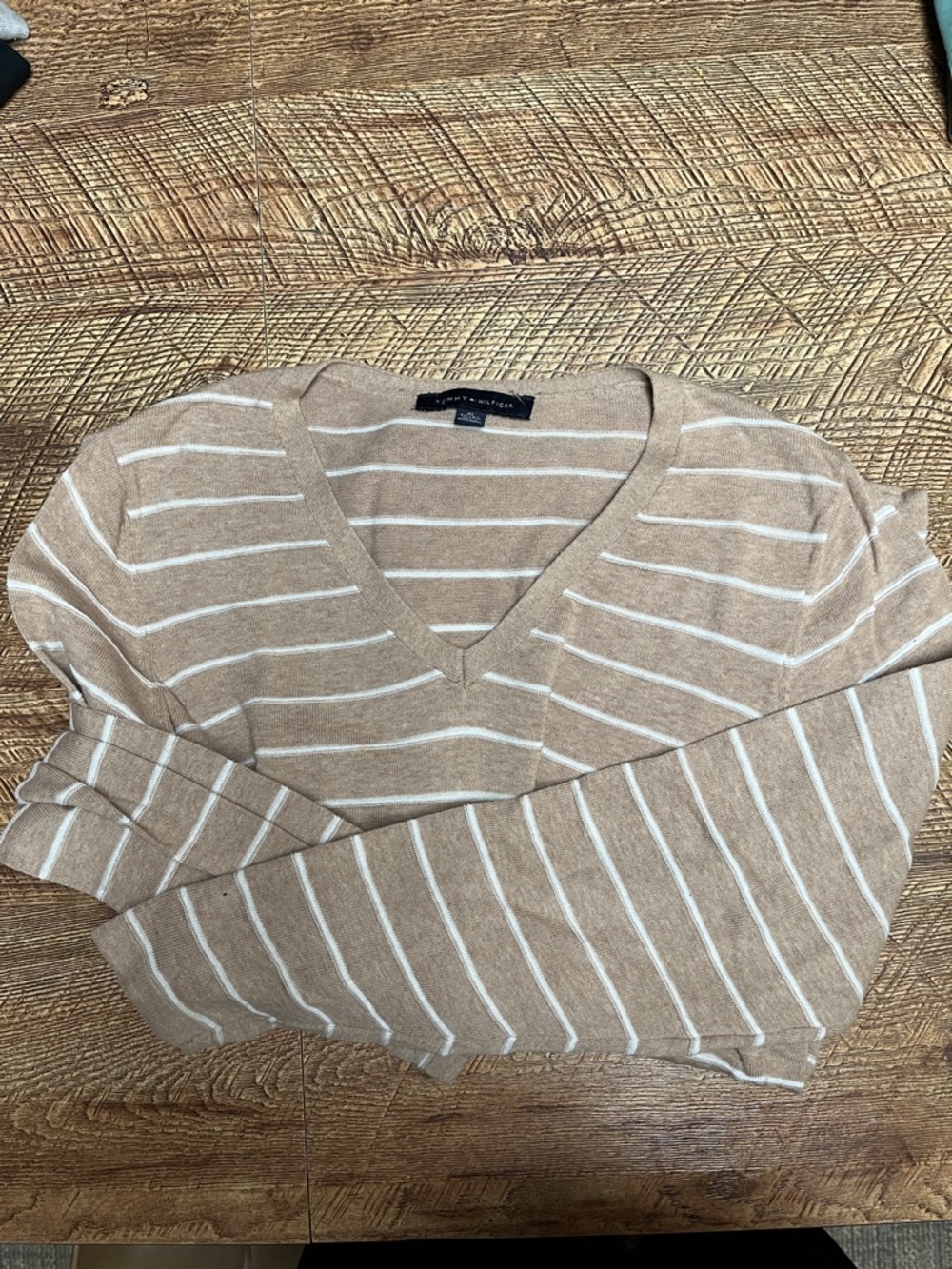 Tommy Hilfiger Women’s Beige and White Striped V-Neck Sweater